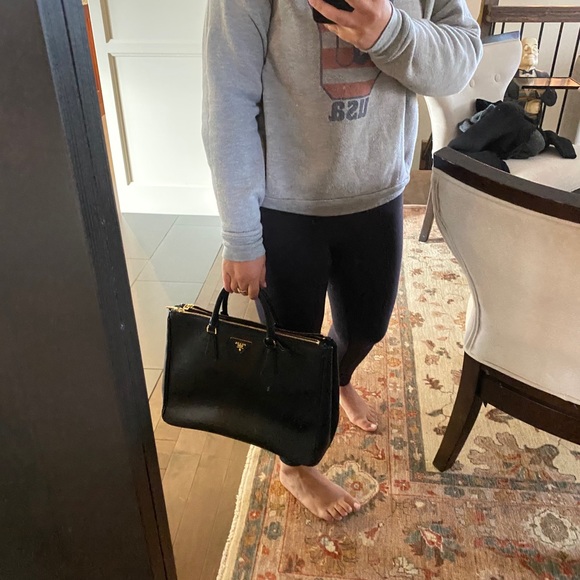 Prada Saffiano black tote - Picture 15 of 16